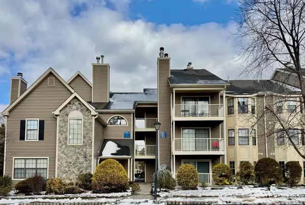 10 Lear CT, East Brunswick, NJ 08816