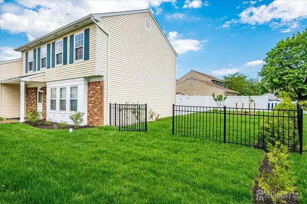 Edison, NJ 08820,40 Azalea DR