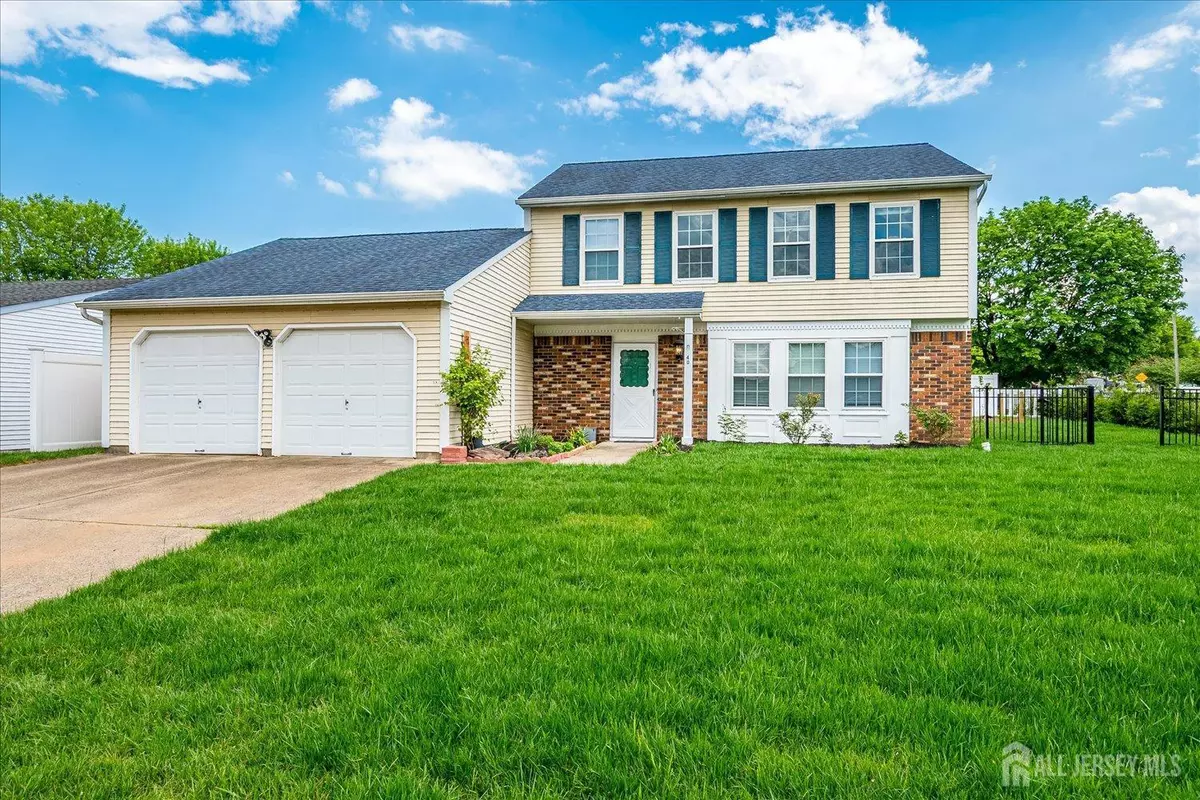 Edison, NJ 08820,40 Azalea DR