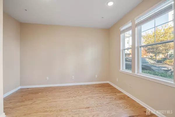 North Brunswick, NJ 08902,57 Cannon ST