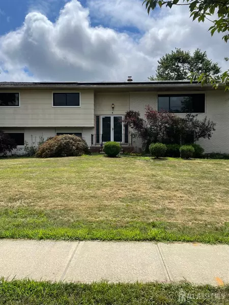 133 Metlars LN, Piscataway, NJ 08854