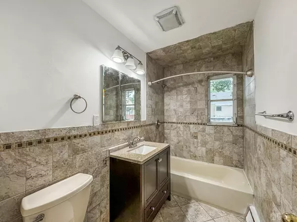 Iselin, NJ 08830,216 Julius ST