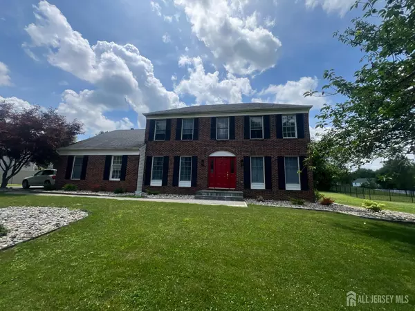 4 St Andrews DR, Washington Twp, NJ 07882