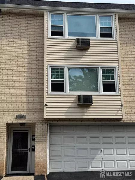 190 Park ST, East Orange, NJ 07017