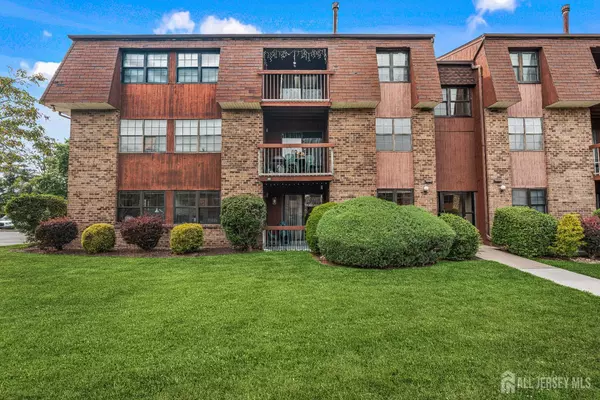 Woodbridge Proper, NJ 07095,267-a Alpine WAY #267a