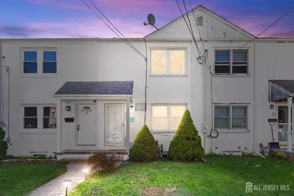 21 Roosevelt CT, Metuchen, NJ 08840