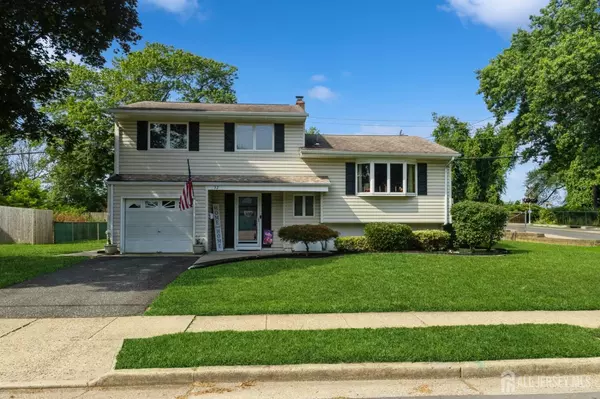 32 Bruce CT, Milltown, NJ 08850