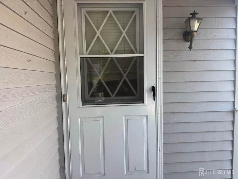 16 dawn CT, South Brunswick, NJ 08852