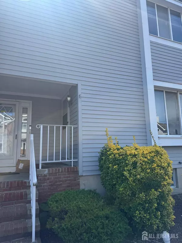 South Brunswick, NJ 08852,16 dawn CT