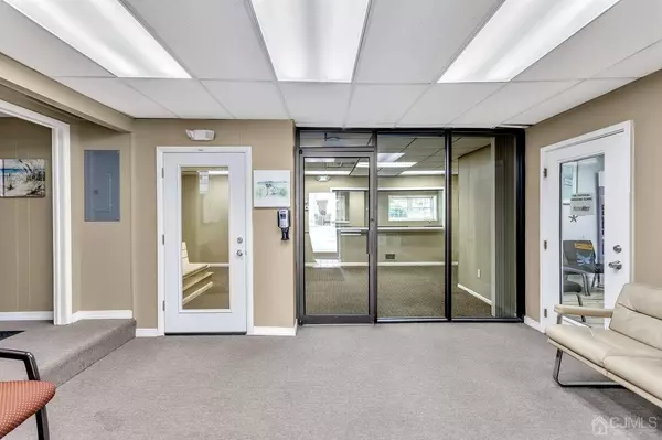 Woodbridge Proper, NJ 07095,453 Amboy AVE #1