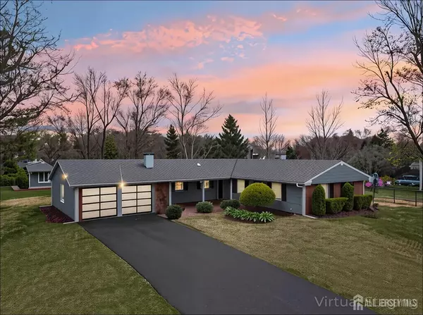 6 MACBETH DR, Old Bridge, NJ 08857