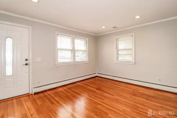Colonia, NJ 07067,70 Lancaster RD