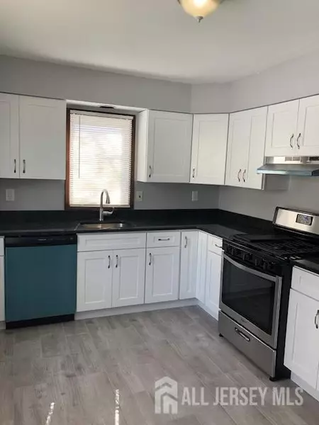 17 Jill CT, Edison, NJ 08817