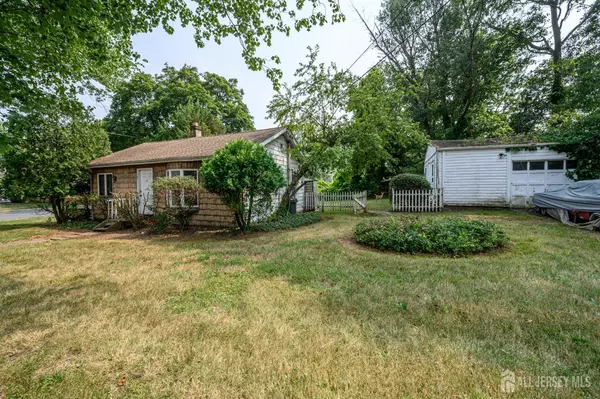 Piscataway, NJ 08854,61 Lakeside DR S