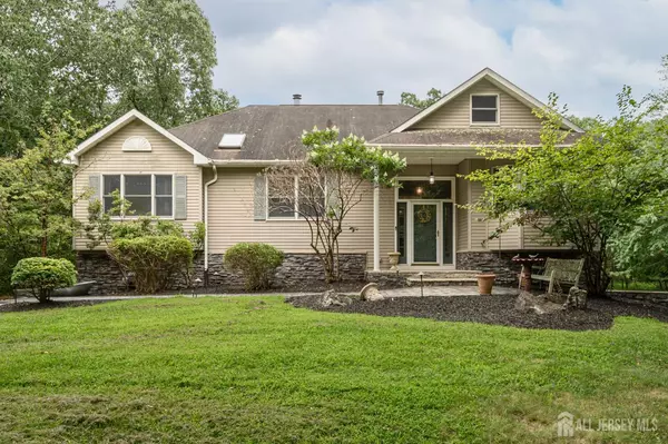 11 Ruffin CT, Tinton Falls, NJ 07724