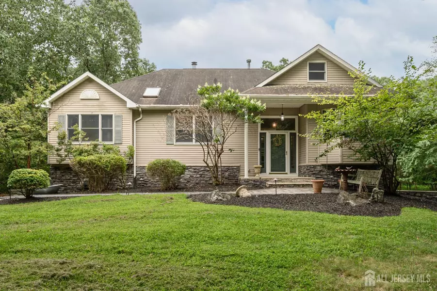 11 Ruffin CT, Tinton Falls, NJ 07724