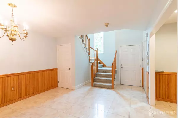 Holmdel, NJ 07733,82 Agostina DR