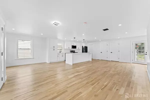 Dunellen, NJ 08812,577 S South AVE S