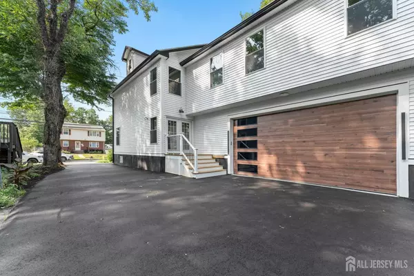 Dunellen, NJ 08812,577 S South AVE S