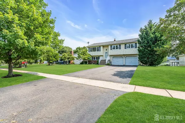 South Brunswick, NJ 08824,58 Henderson RD