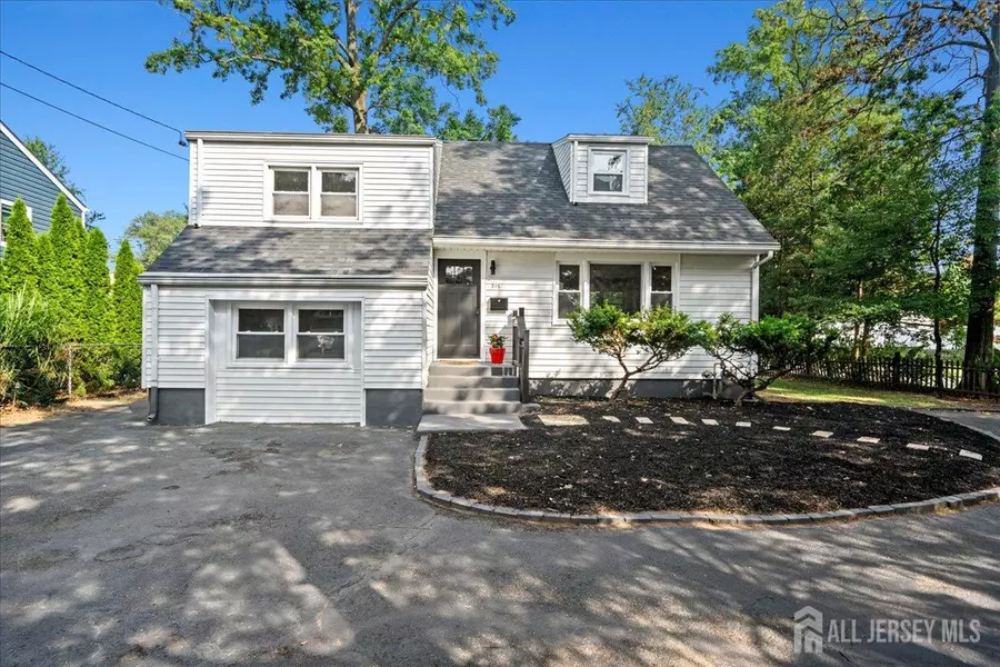 316 Seneca AVE, Middlesex, NJ 08846