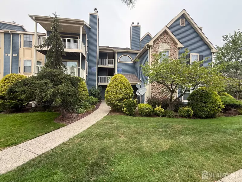 151 Longfield CT, East Brunswick, NJ 08816