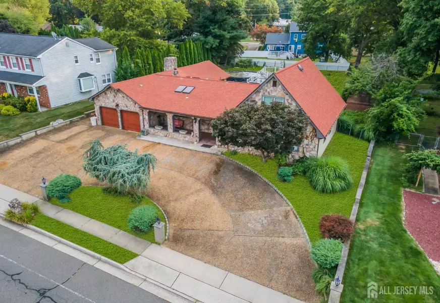 11 Dutch RD, East Brunswick, NJ 08816