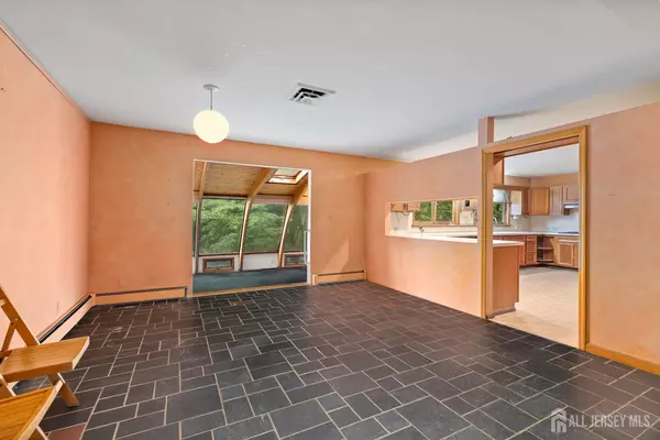 Monroe, NJ 08831,26 Bentley RD