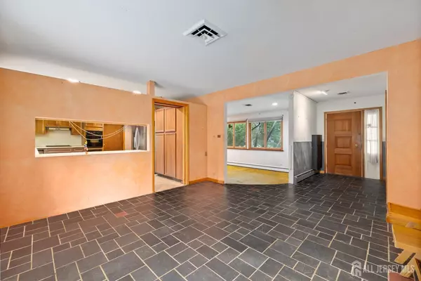 Monroe, NJ 08831,26 Bentley RD