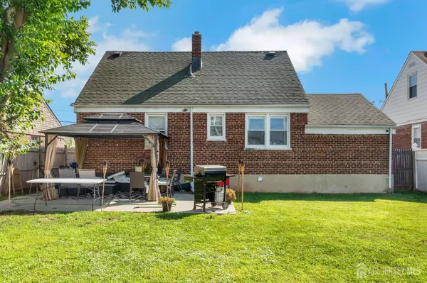 Linden, NJ 07036,423 Bernard AVE