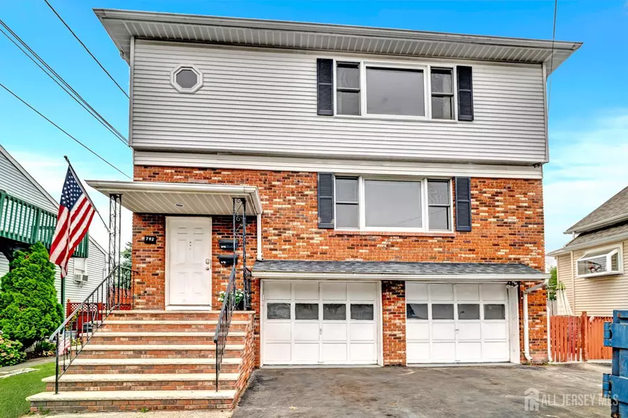 742 Walnut ST, Dunellen, NJ 08812
