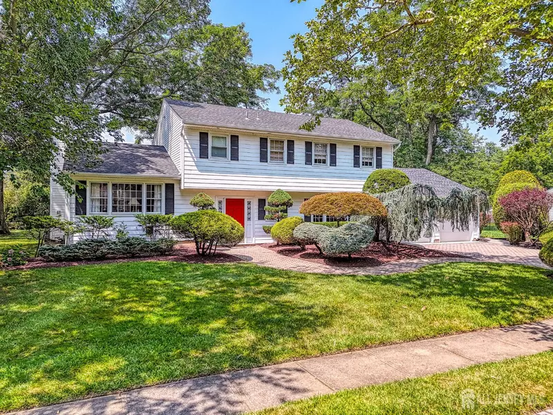 36 Beacon Hill DR, East Brunswick, NJ 08816
