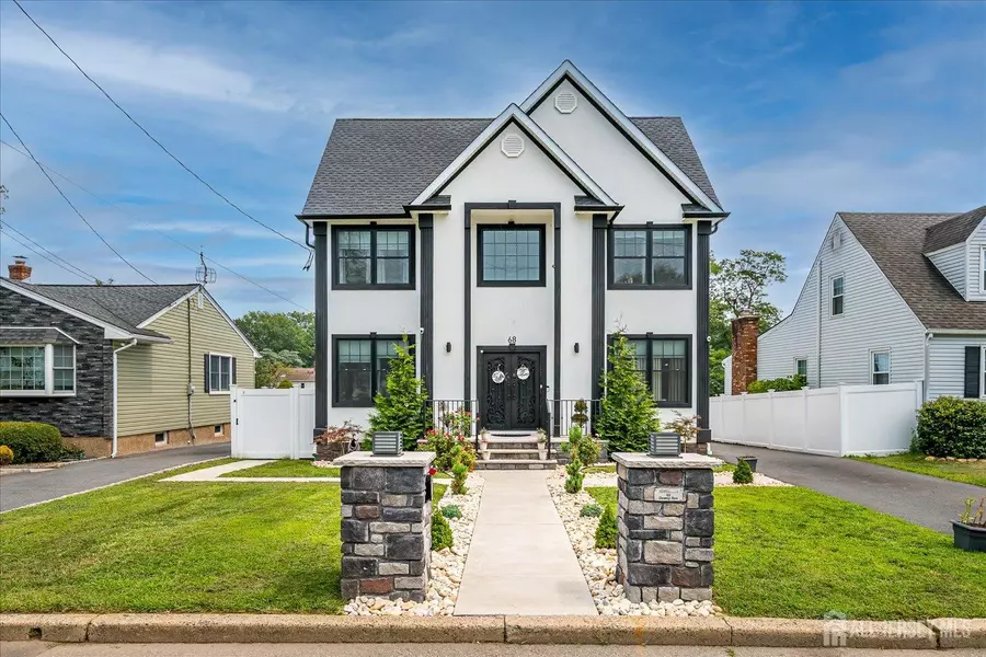 68 Dewey AVE, Colonia, NJ 07067
