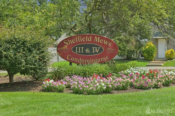 8 Ashford CT #1208, Sayreville, NJ 08872