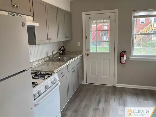 Edison, NJ 08817,250 Penn AVE #4B