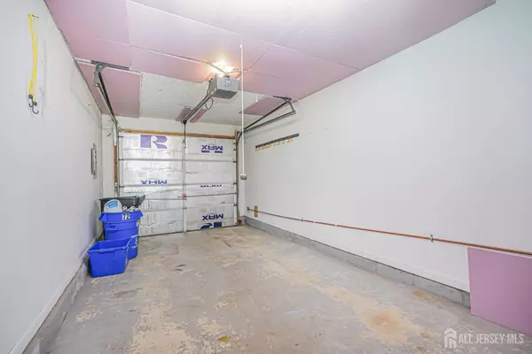 Jamesburg, NJ 08831,72 Sand Hill RD