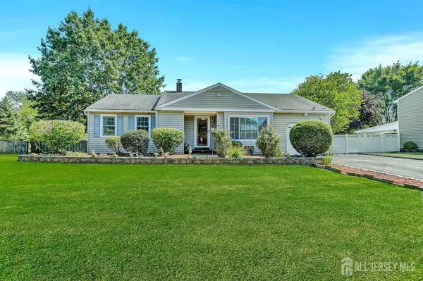9 Wilkens DR, Piscataway, NJ 08854