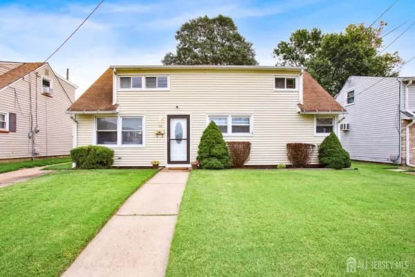 Carteret, NJ 07008,114 Daniel ST