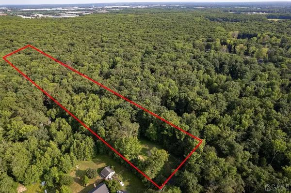 South Brunswick, NJ 08512,82 miller RD