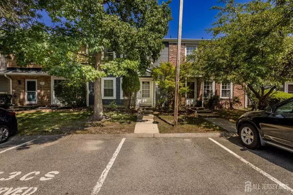334 Constitution CIR, North Brunswick, NJ 08902
