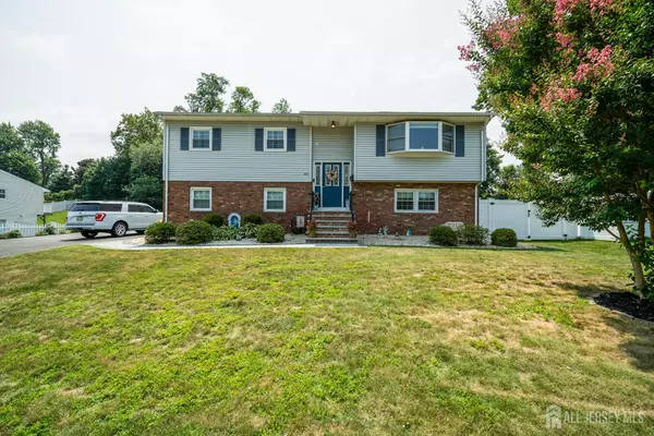 East Brunswick, NJ 08816,40 Helena ST