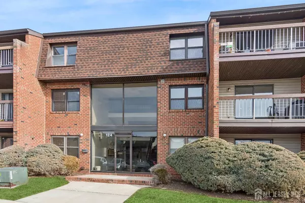 124 Beverly Hill TER #J, Woodbridge Proper, NJ 07095