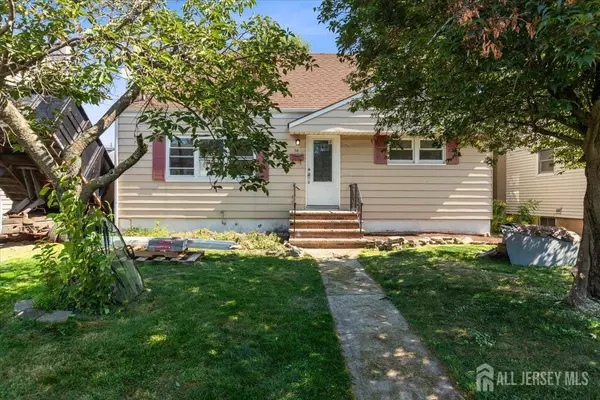 38 Lincoln AVE, Colonia, NJ 07067