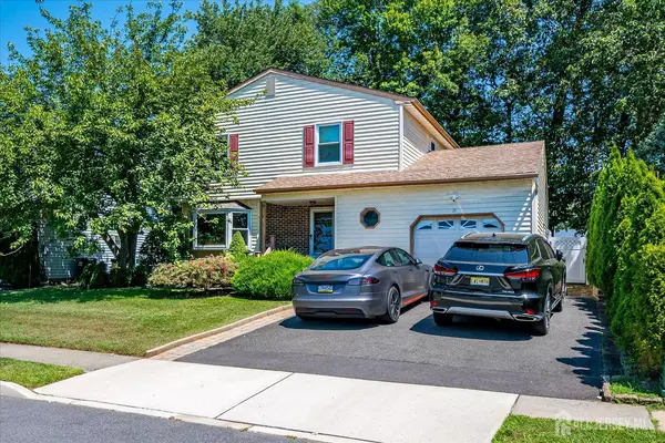 Freehold, NJ 07728,76 Scenic DR