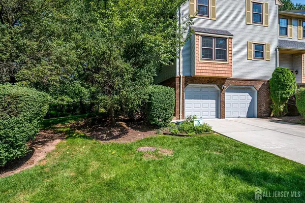 Edison, NJ 08820,3601 Spring Brook DR