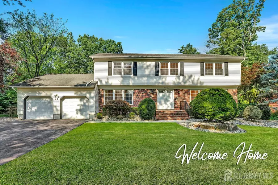 21 Briarwood DR, Old Bridge, NJ 07747