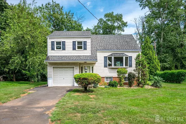 104 Graybar DR, North Plainfield, NJ 07062