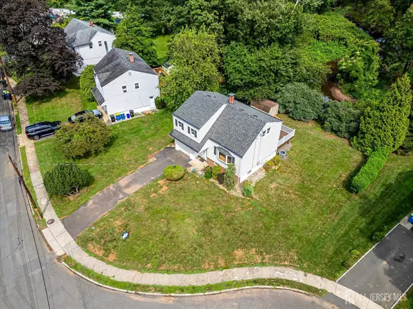 North Plainfield, NJ 07062,104 Graybar DR