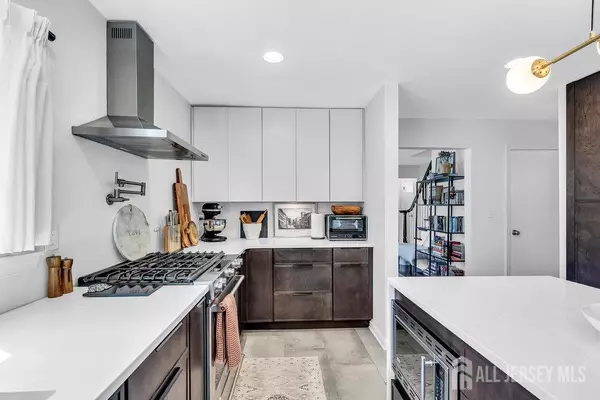 Cranford, NJ 07016,247 Walnut AVE