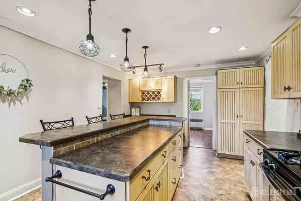 Carteret, NJ 07008,245 Carteret AVE